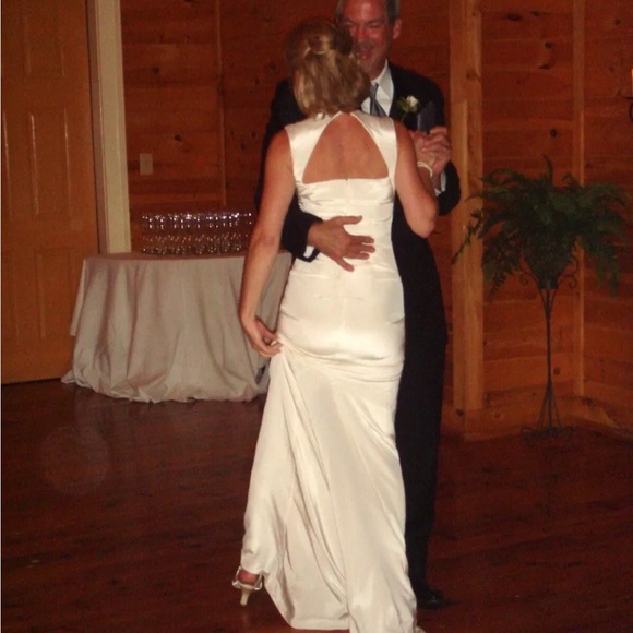 Nicole Miller Wedding Dress - Picture 4 of 6